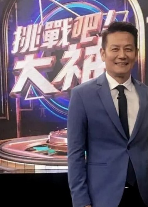 【SLRabbit】极品白虎穴网黄羞羞兔，乖巧配合主人各种姿势无套内射 - 桃花癫